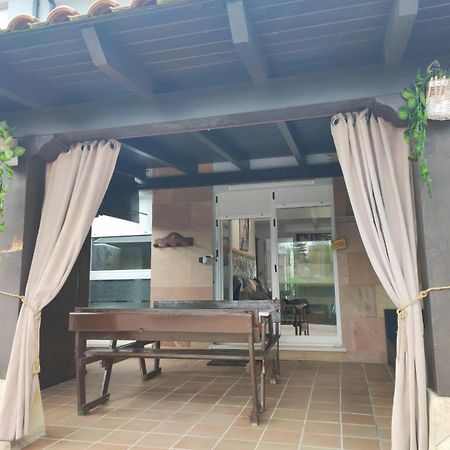Chalet Bajo Con Jardin, Patio, Cenador Y Barbacoa. Viveda 외부 사진