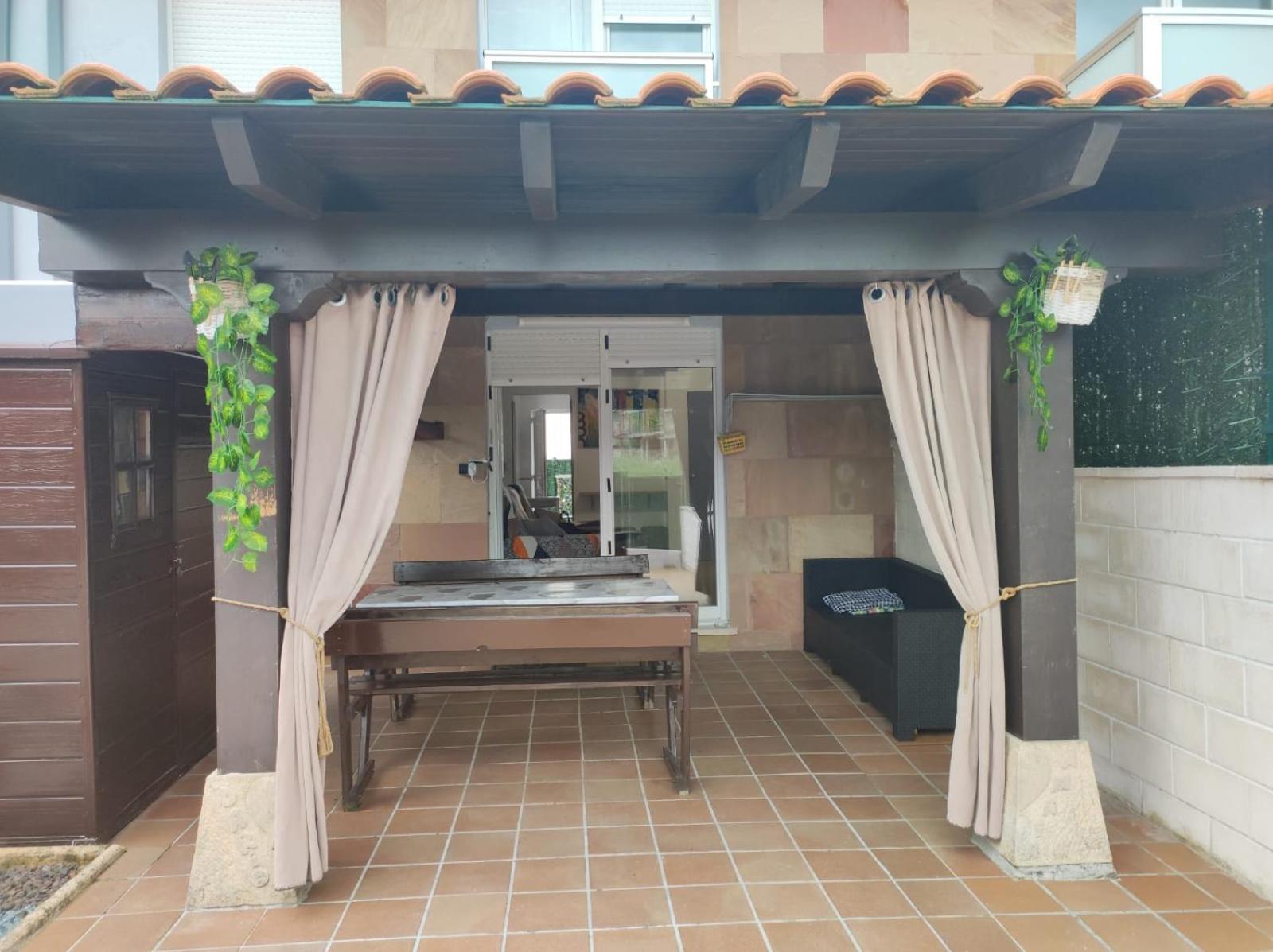 Chalet Bajo Con Jardin, Patio, Cenador Y Barbacoa. Viveda 외부 사진